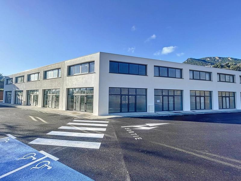 Local commercial - 134 m²