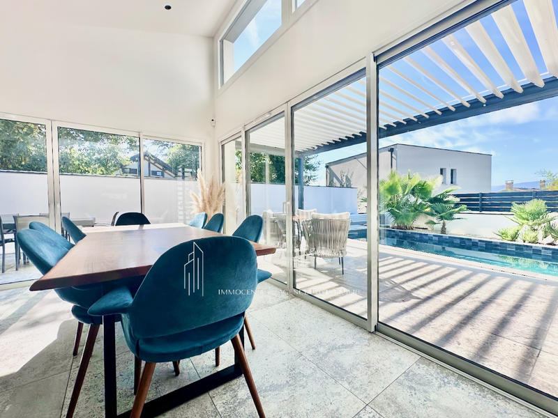 Villa - 165 m² - 6 pièces