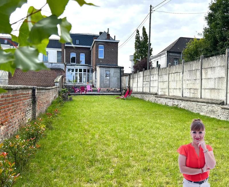 Maison de maîtres - 230 m² - 10 pièces