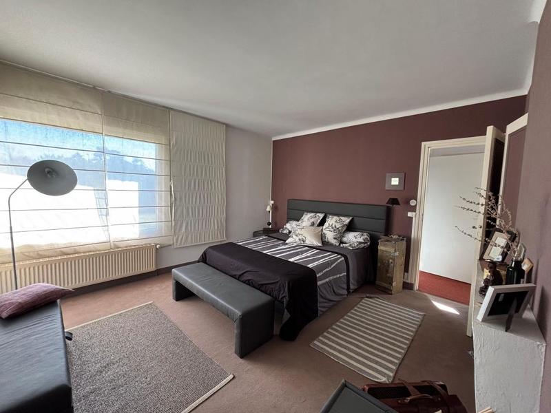 Maison - 241 m² - 6 pièces