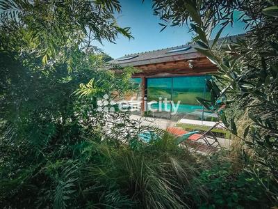 Maison - 345 m² - 10 pièces