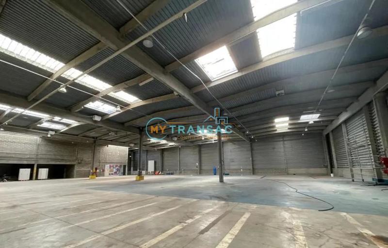 Local d'activité / Entrepôt - 10 463 m²