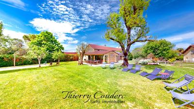 Maison - 319 m² - 12 pièces