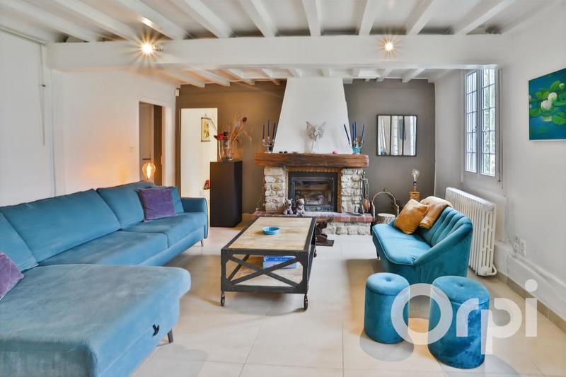 Maison - 275 m² - 10 pièces