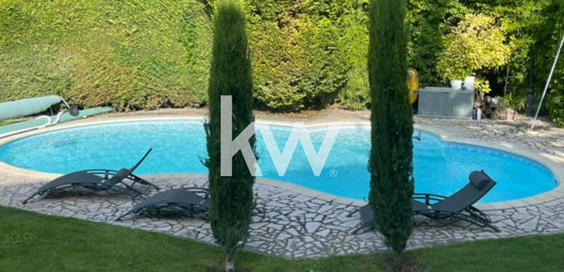 Demeure - 525 m² - 15 pièces