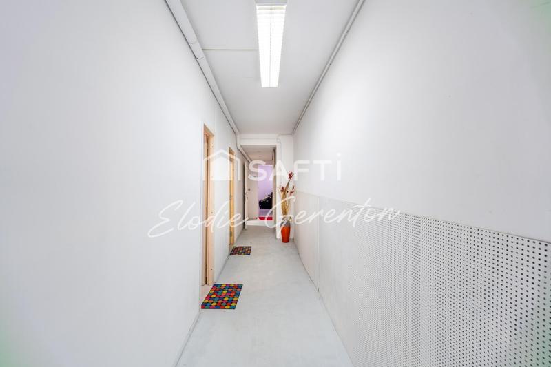 Local commercial - 87 m² - 6 pièces