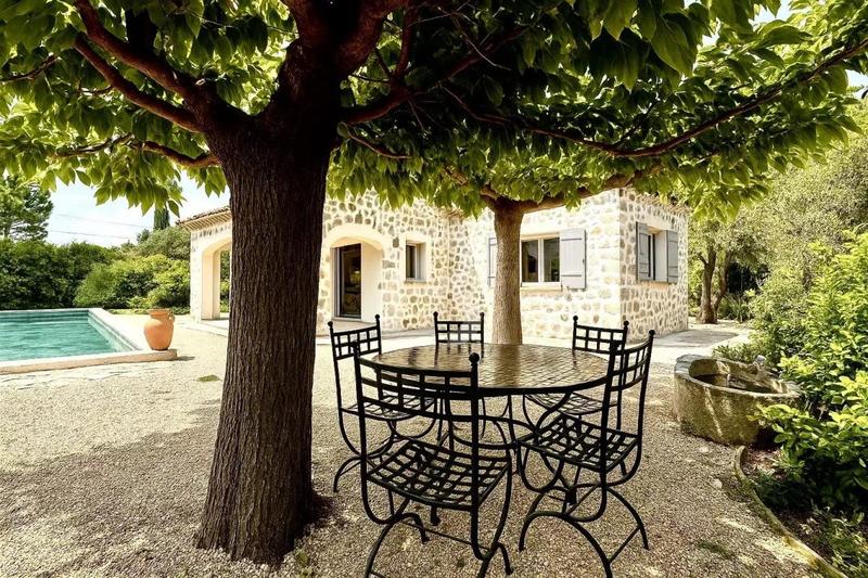 Propriété - 190 m² - 8 pièces