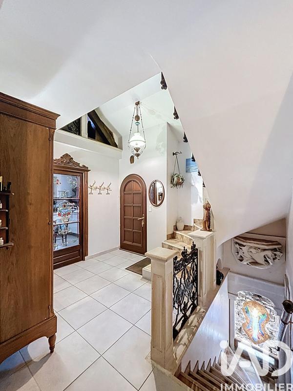 Maison - 182 m² - 7 pièces