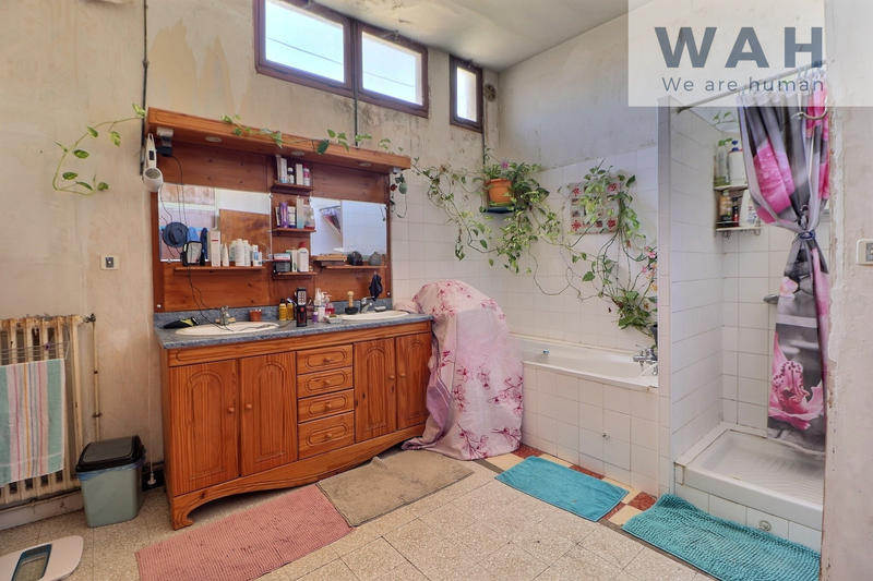 Maison - 150 m² - 8 pièces