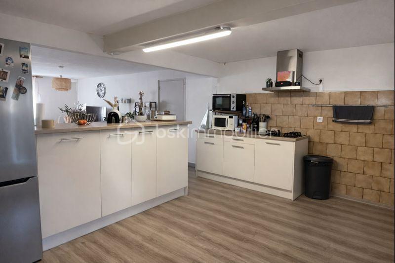 Maison traditionnelle - 175 m² - 7 pièces