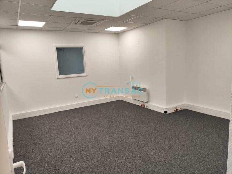 Entrepôt - 2 899 m²