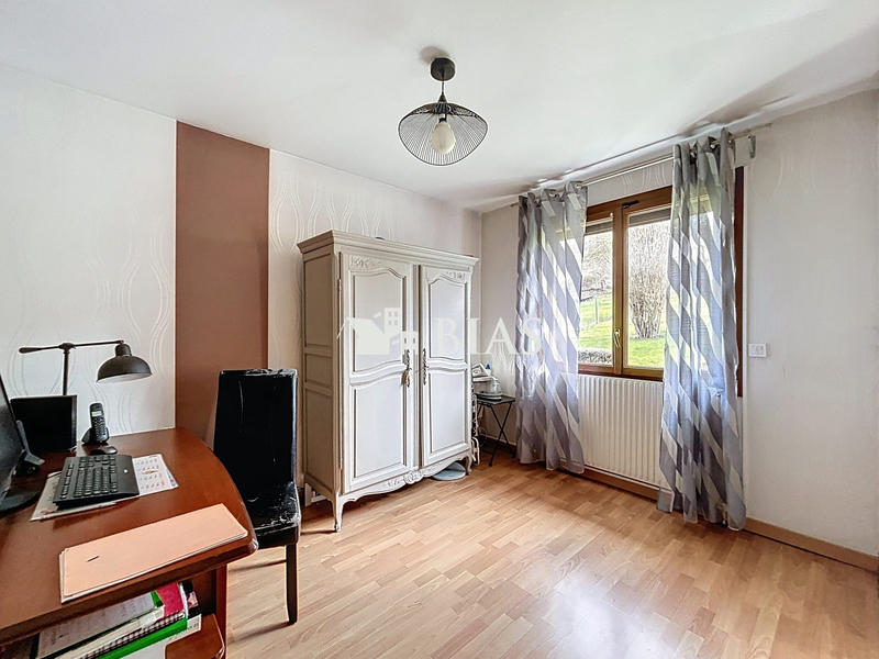 Maison traditionnelle - 125 m² - 4 pièces