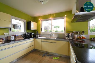 Maison - 264 m² - 9 pièces