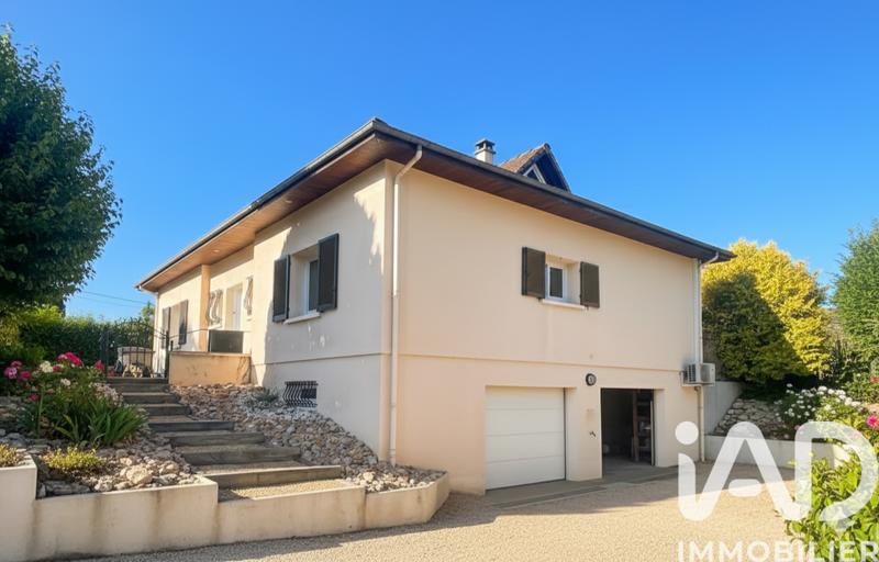 Maison - 250 m² - 7 pièces