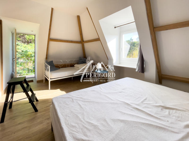 Maison traditionnelle - 190 m² - 9 pièces