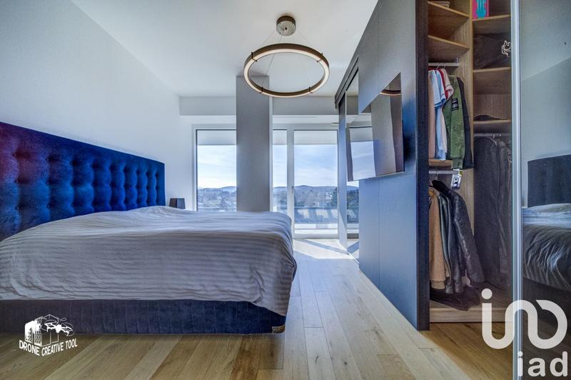 Appartement - 222 m² - 8 pièces