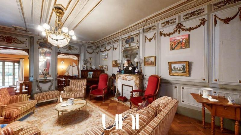 Maison - 208 m² - 8 pièces