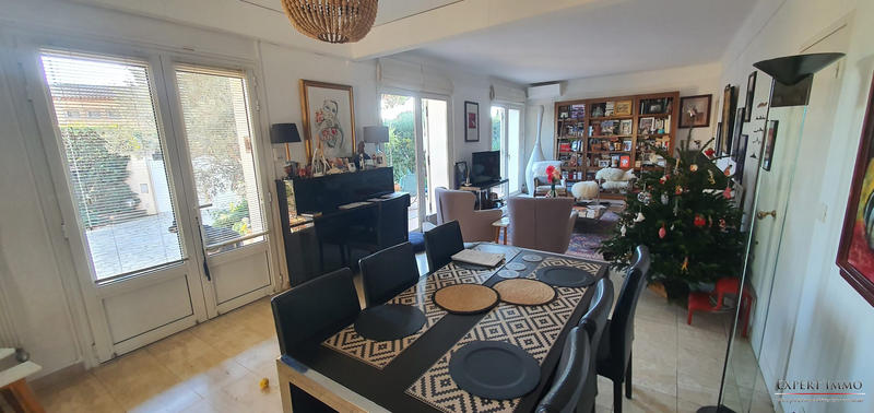 Maison - 218 m² - 6 pièces