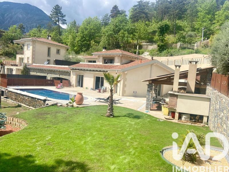 Maison - 161 m² - 5 pièces