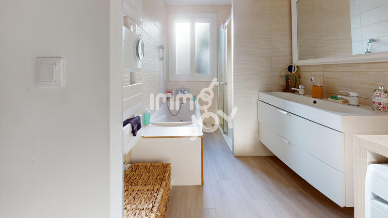 Maison - 100 m² - 4 pièces