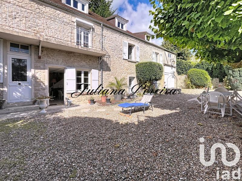 Maison - 216 m² - 9 pièces