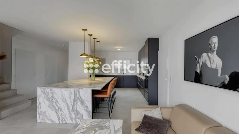 Maison - 140 m² - 5 pièces