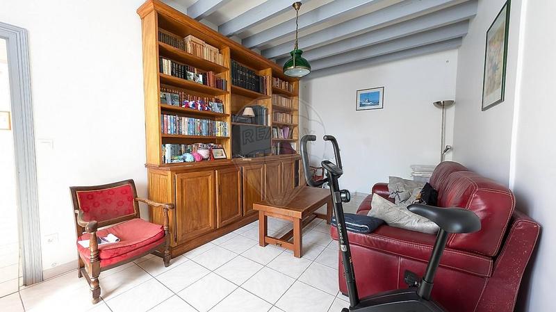Maison - 210 m² - 9 pièces