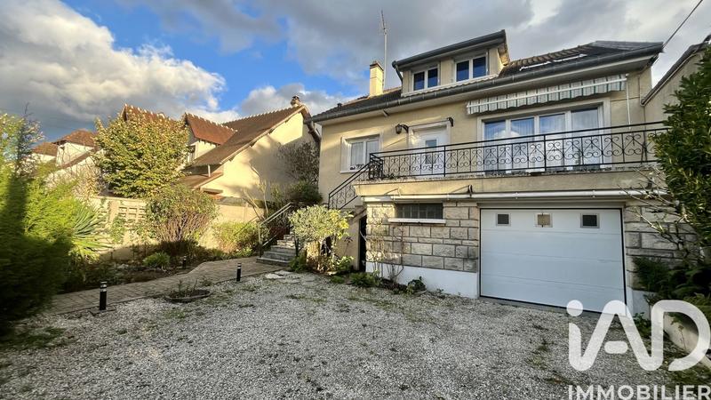 Maison - 199 m² - 8 pièces