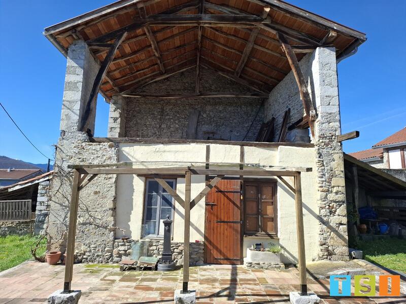 Maison - 220 m² - 9 pièces