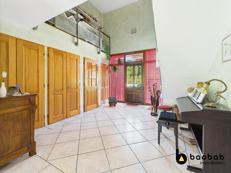 Maison - 320 m² - 12 pièces