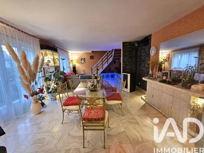 Maison - 197 m² - 7 pièces