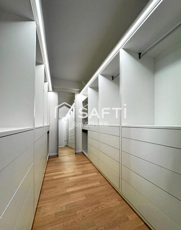 Maison - 218 m² - 6 pièces