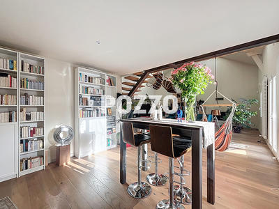 Maison - 335 m² - 9 pièces