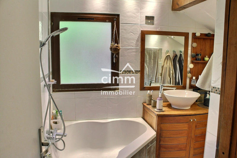 Maison - 112 m² - 6 pièces