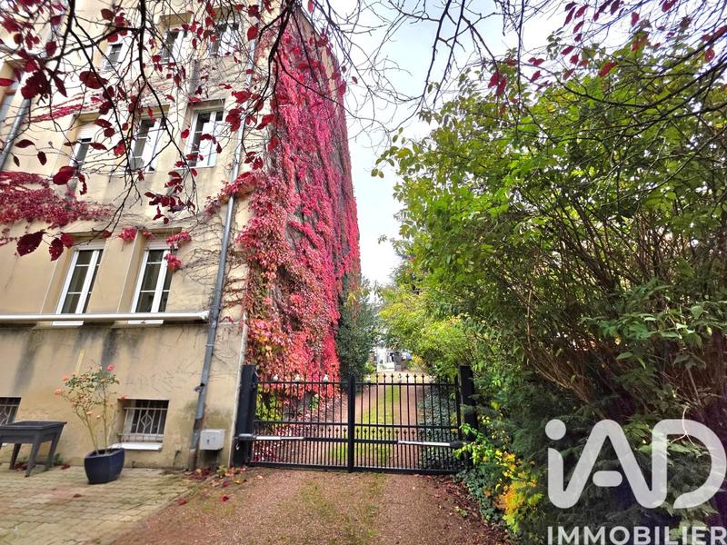 Maison - 365 m² - 12 pièces