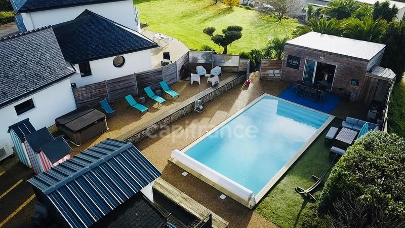 Maison - 170 m² - 9 pièces