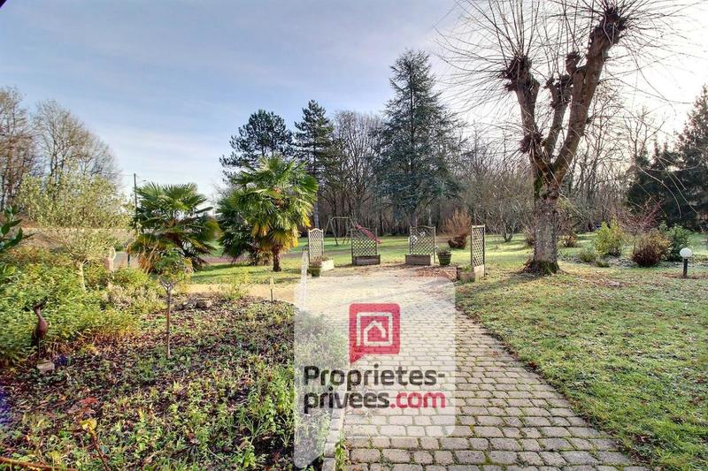 Maison - 210 m² - 8 pièces