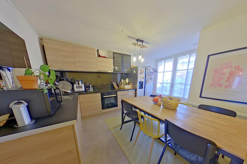 Maison - 90 m² - 5 pièces