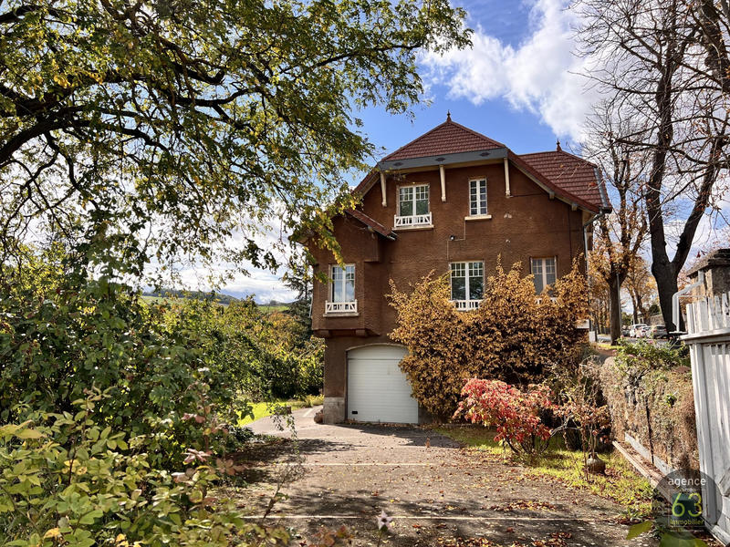 Maison - 192 m² - 6 pièces