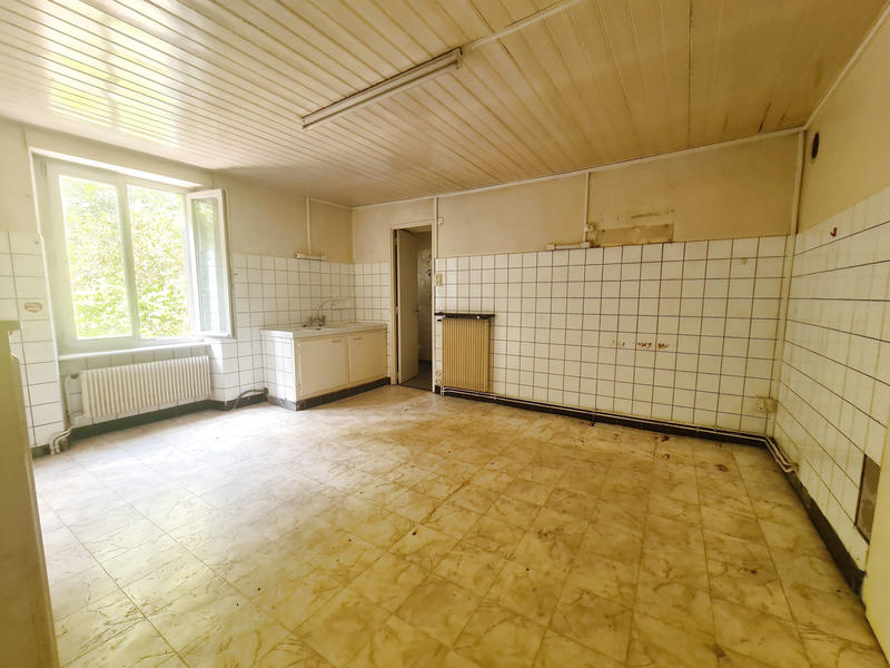 Maison - 220 m² - 8 pièces