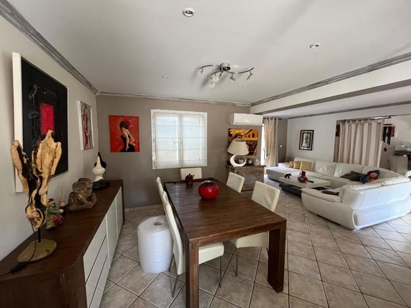 Maison - 210 m² - 8 pièces