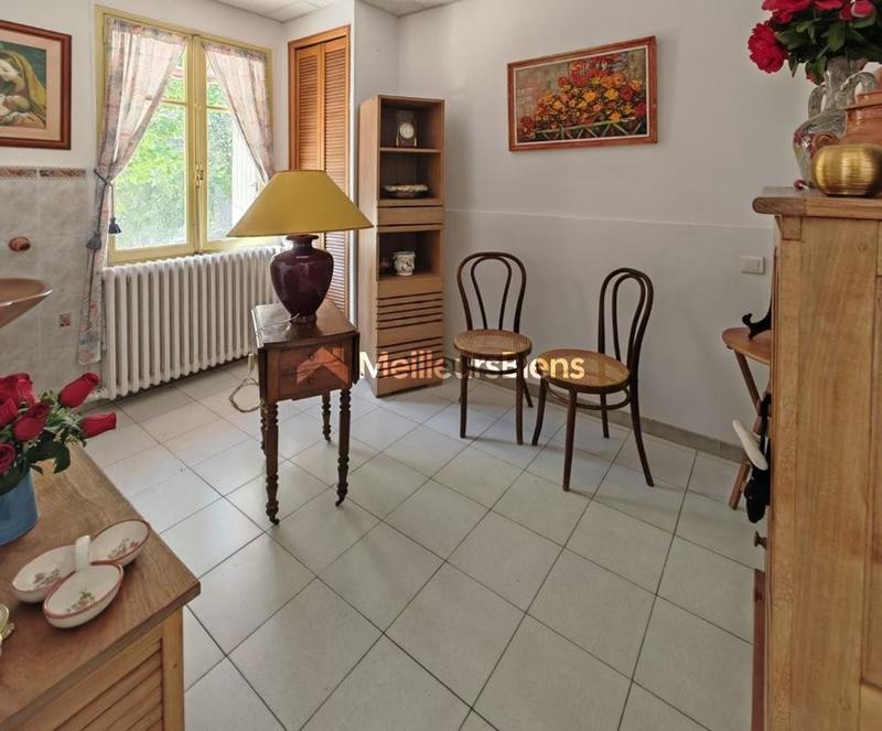 Propriété - 550 m² - 26 pièces