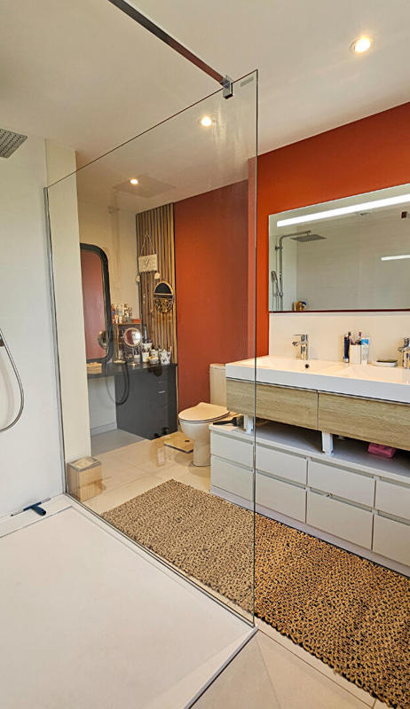 Maison - 216 m² - 8 pièces