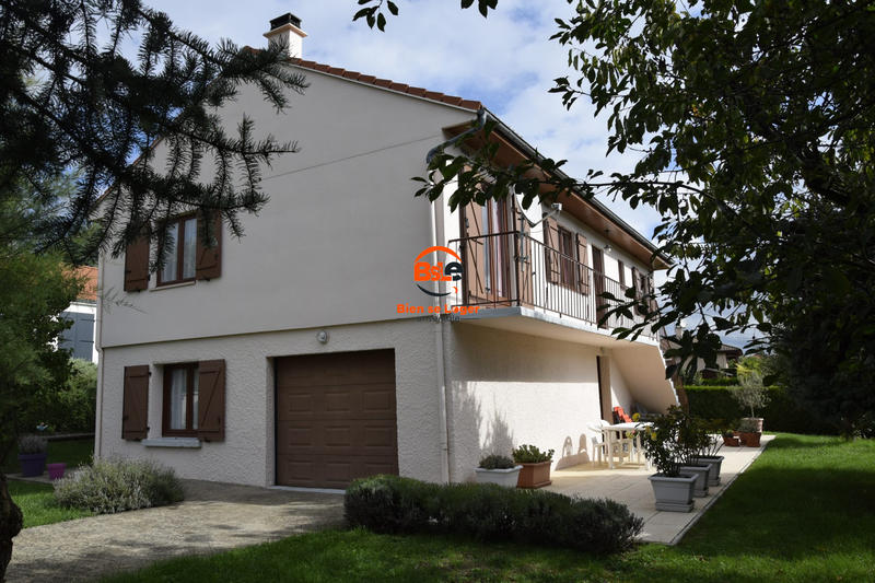 Maison traditionnelle - 150 m² - 7 pièces