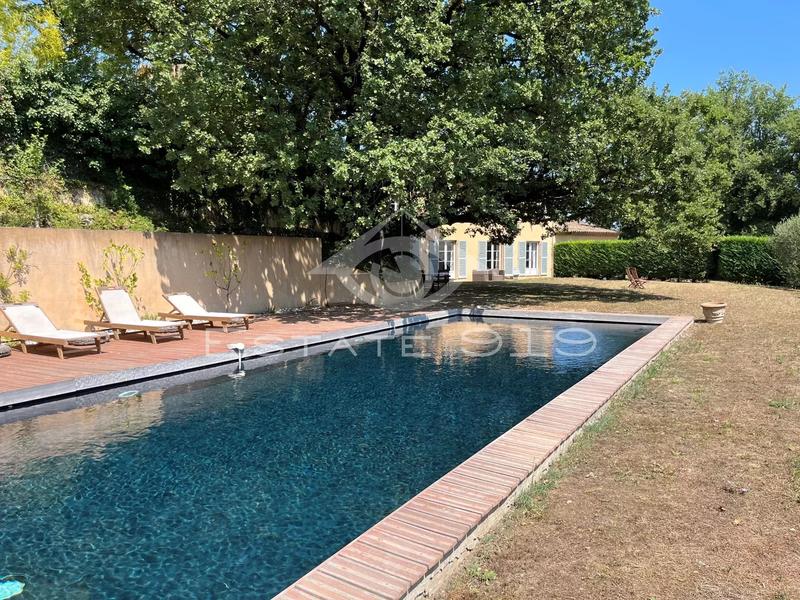 Villa - 210 m² - 7 pièces