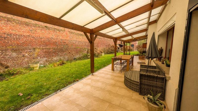 Maison - 167 m² - 8 pièces