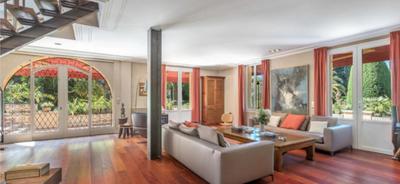 Villa - 330 m² - 7 pièces