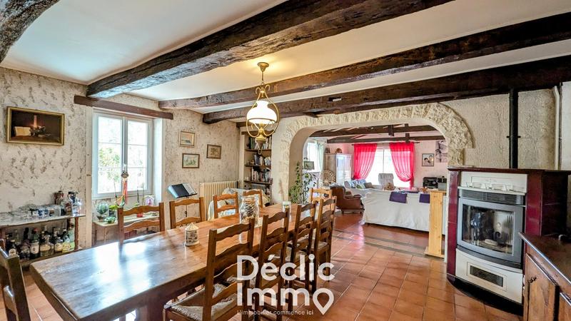 Maison - 250 m² - 10 pièces