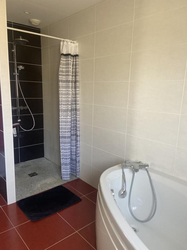 Maison - 198 m² - 6 pièces