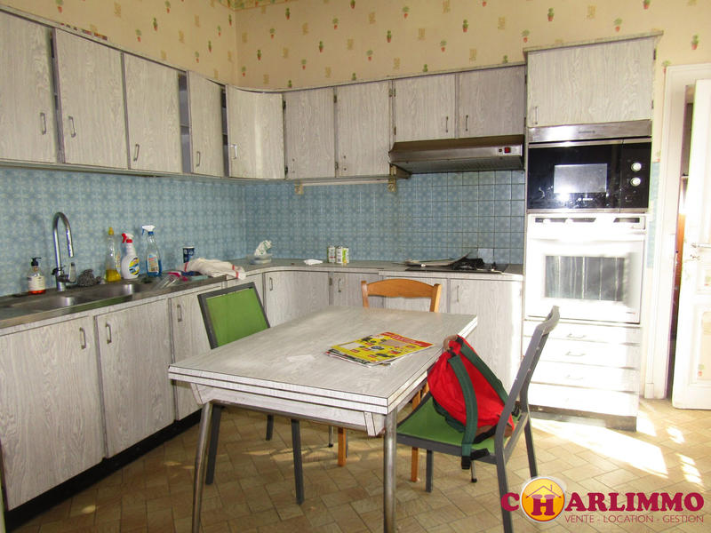 Maison traditionnelle - 166 m² - 5 pièces